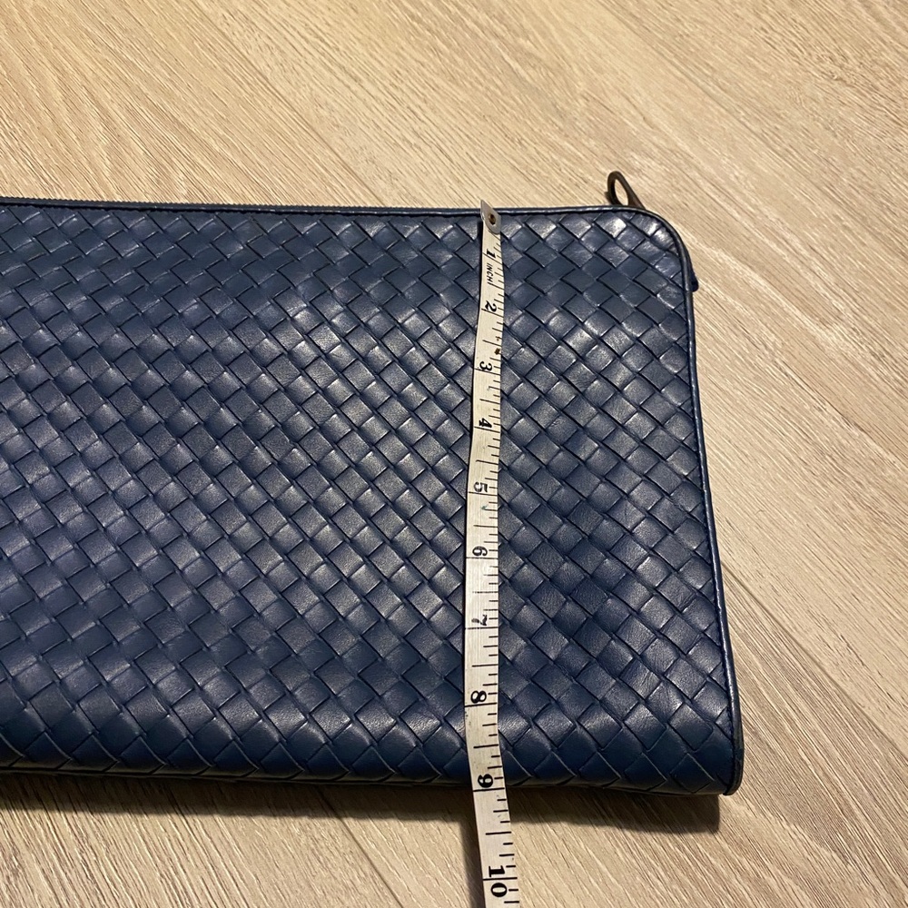 Bottega Veneta Cassette Pouch Intrecciato Leather Clutch | Dimensions: 13inx9in - Picture 6 of 8